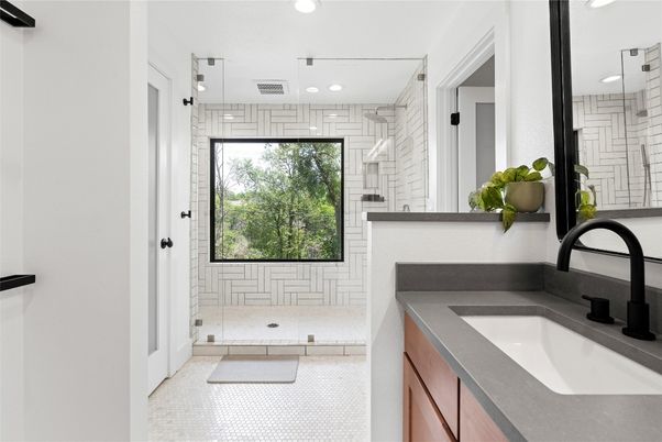 Bathroom, Dual Sink Vanities, Interior, Recessed Lighting