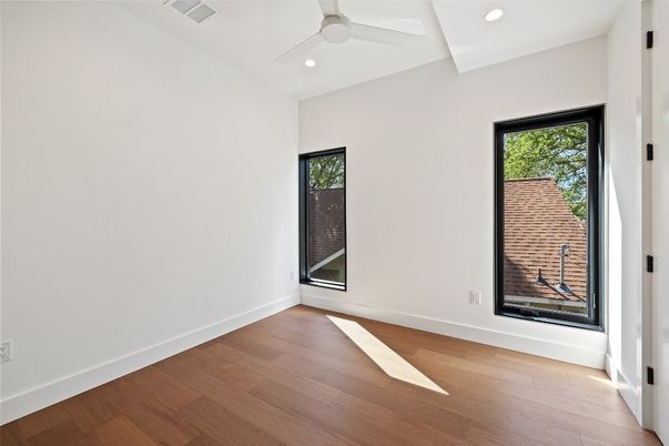 Empty room, Interior, Recessed Lighting, Wood Texture Flooring