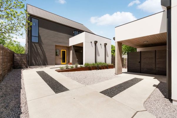 Backyard, Exterior, Facade, Modern