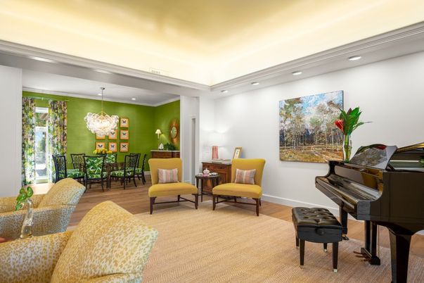 Chandelier, Dining room, Interior, Piano, Recessed Lighting, Wood Texture Flooring