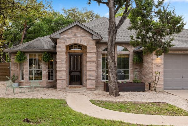 Attached, Exterior, Facade, Brick Traditional