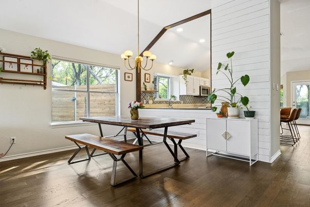 Chandelier, Dining room, Interior, Recessed Lighting, Wood Texture Flooring