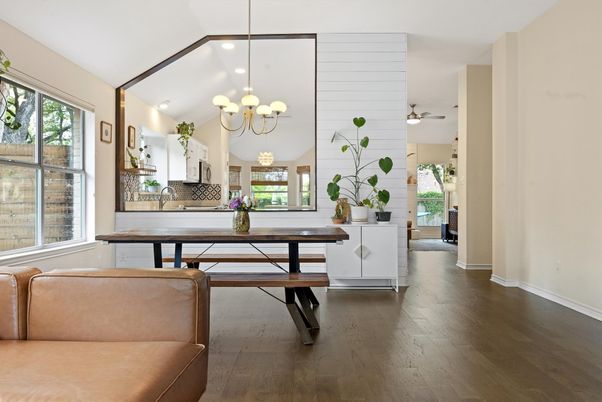 Chandelier, Dining room, Interior, Recessed Lighting, Wood Texture Flooring
