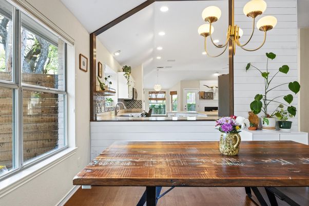 Chandelier, Dining room, Interior, Pendant Lights, Recessed Lighting, Wood Texture Flooring