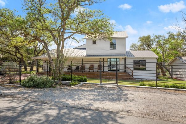 Backyard, Exterior, Facade, Modern