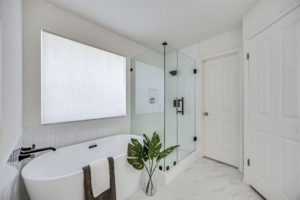 Bathroom, Free Standing Baths, Glass Shower, Interior, Marble