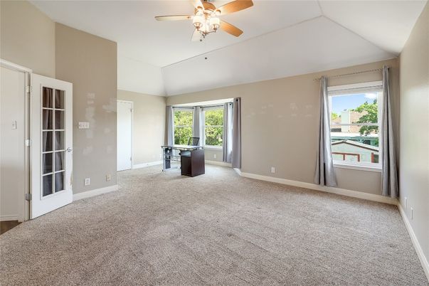 Home Office, Interior