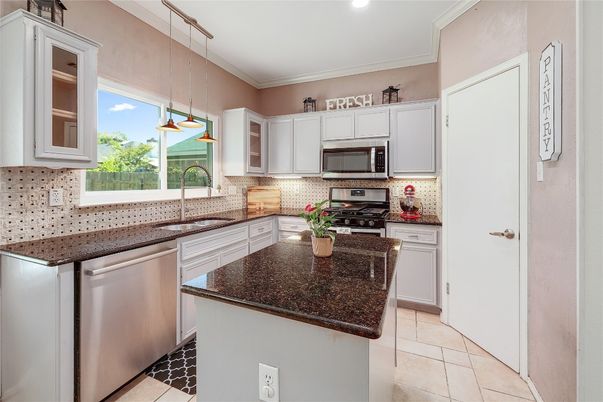 Interior, Kitchen, Pendant Lights, Recessed Lighting, Stainless Steel Appliances