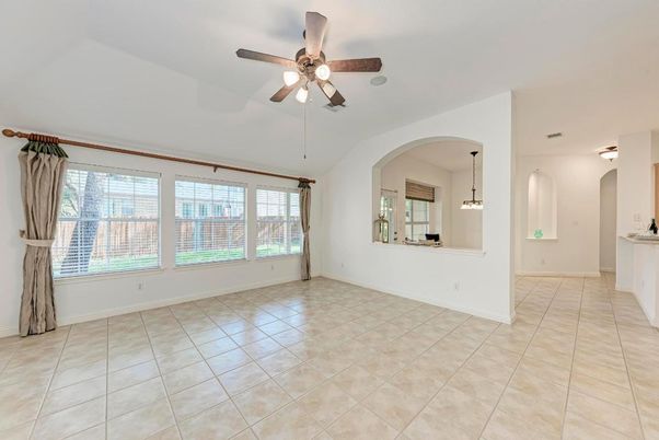Empty room, Interior, Pendant Lights