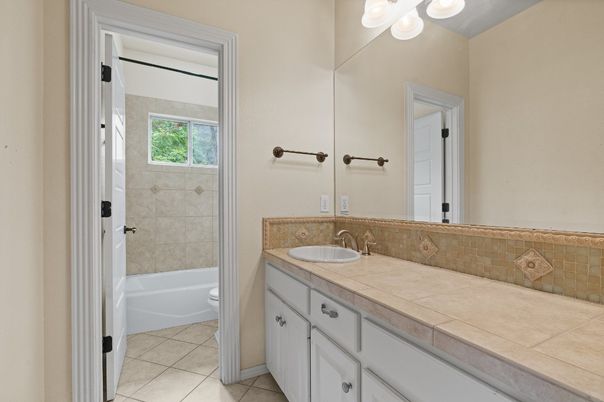 Bathroom, Interior, Tile Countertops