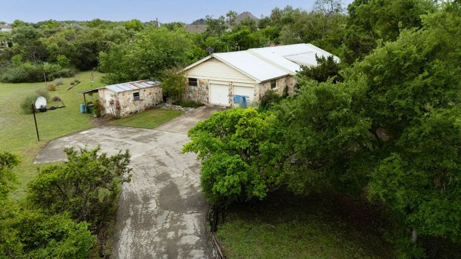 Exterior, Drone