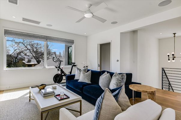 Fitness Equipment, Interior, Living room, Recessed Lighting