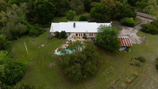 Exterior, Drone