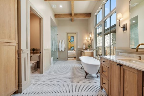 Bathroom, Free Standing Baths, Interior, Recessed Lighting, Wooden Beams