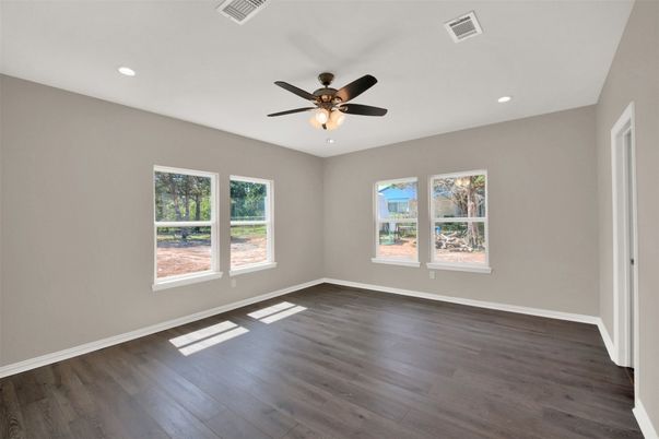 Empty room, Interior, Recessed Lighting, Wood Texture Flooring