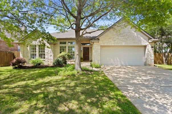 Attached, Exterior, Facade, Ranch