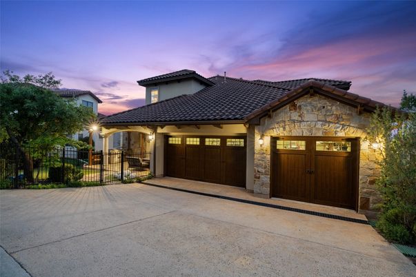 Attached, Exterior, Facade, Mediterranean