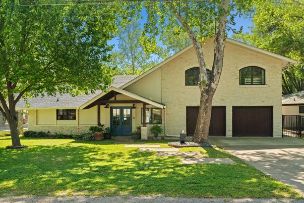 Attached, Exterior, Facade, Brick Facade, Ranch