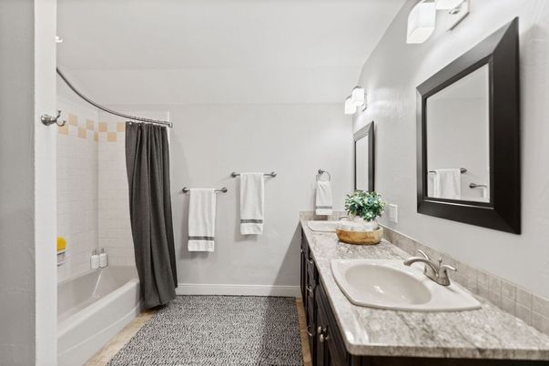 Bathroom, Dual Sink Vanities, Interior