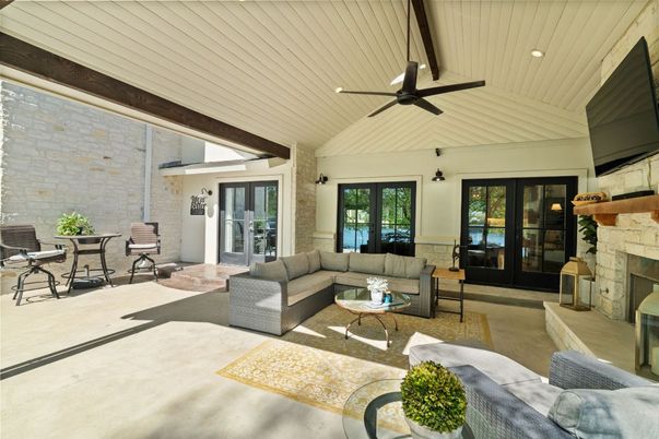 Exterior, Fireplace, Living room
