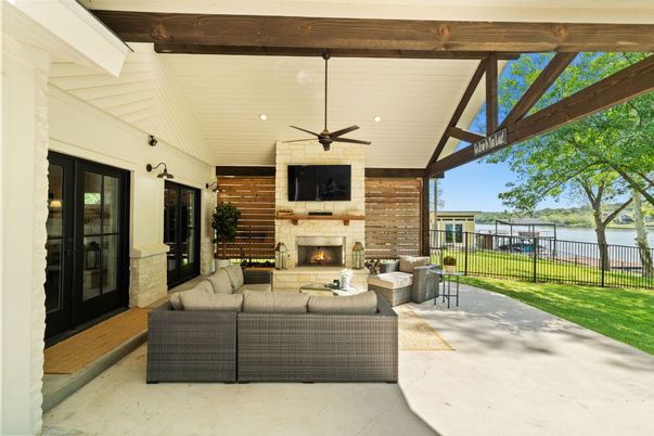 Exterior, Fireplace, Water