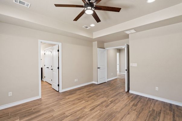Empty room, Interior, Recessed Lighting, Wood Texture Flooring
