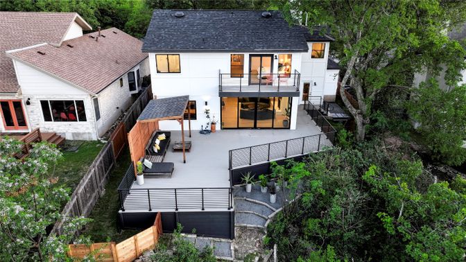 Exterior, Drone
