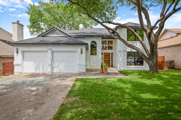 Attached, Exterior, Facade, Ranch