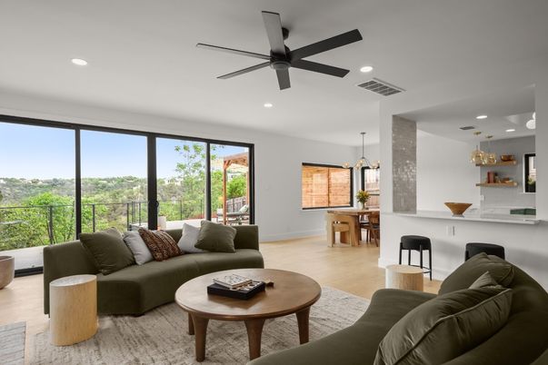 Chandelier, Dining room, Interior, Living room, Pendant Lights, Recessed Lighting, Wood Texture Flooring