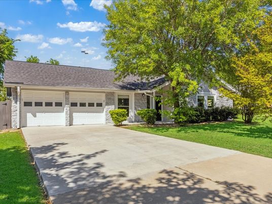 Attached, Exterior, Facade, Brick Facade, Ranch