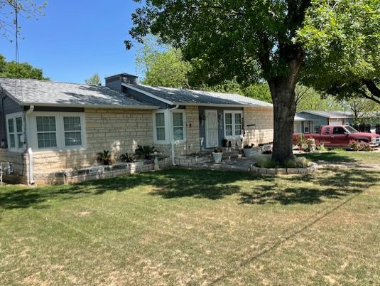 Backyard, Exterior, Facade, Ranch