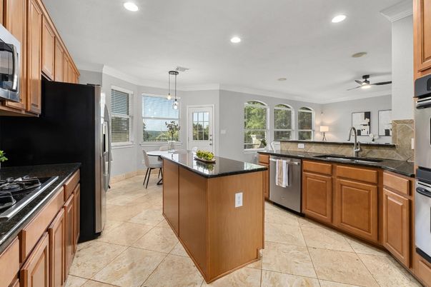 Dining room, Interior, Kitchen, Pendant Lights, Recessed Lighting, Stainless Steel Appliances