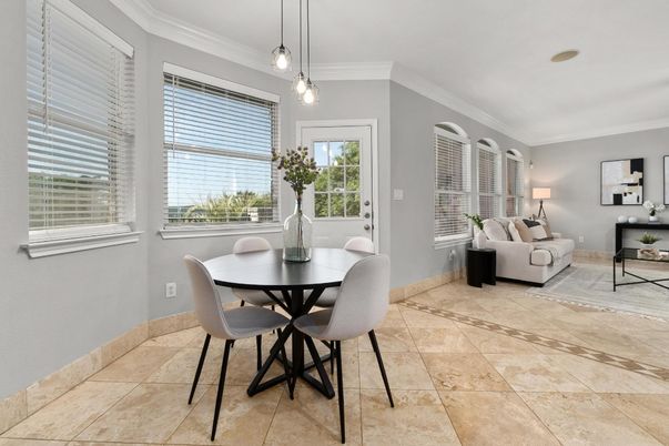 Dining room, Interior, Living room, Pendant Lights