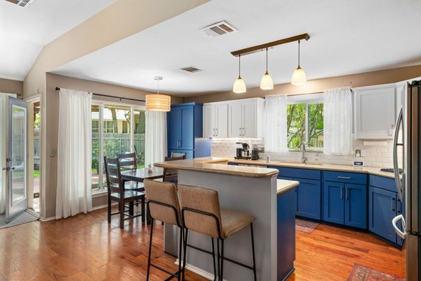 Dining room, Interior, Kitchen, Pendant Lights, Wood Texture Flooring