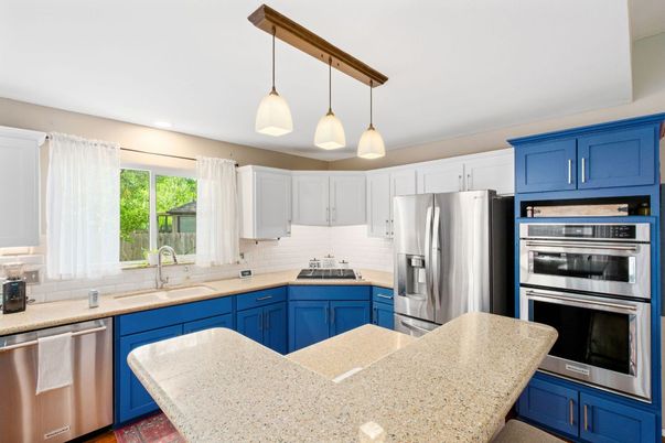 Interior, Kitchen, Pendant Lights, Recessed Lighting, Stainless Steel Appliances