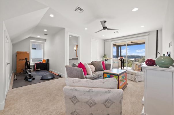 Fitness Equipment, Interior, Living room, Recessed Lighting