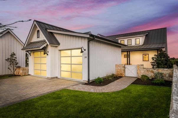 Attached, Exterior, Facade, Farmhouse