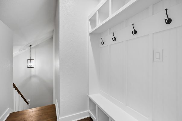 Interior, Pendant Lights, Wood Texture Flooring