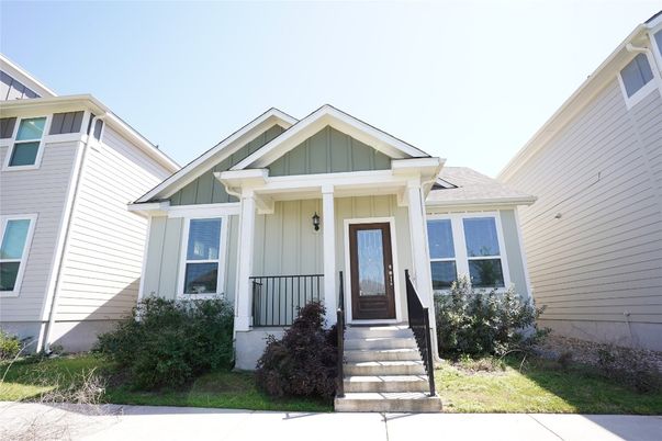 Exterior, Facade, American Craftsman