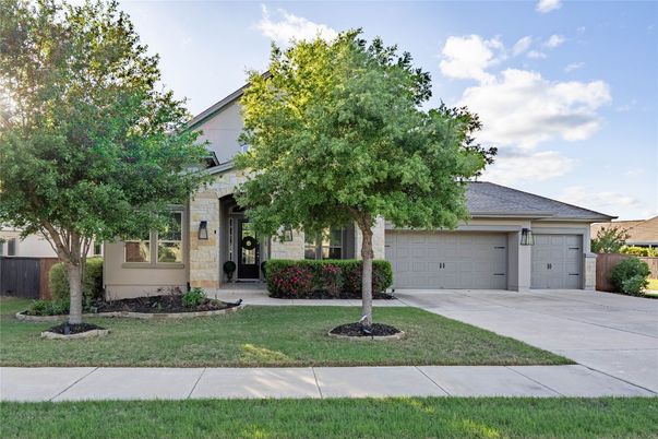 Attached, Exterior, Facade, Ranch