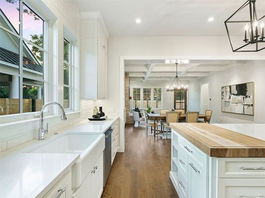 Chandelier, Dining room, Interior, Kitchen, Recessed Lighting, Wood Texture Flooring