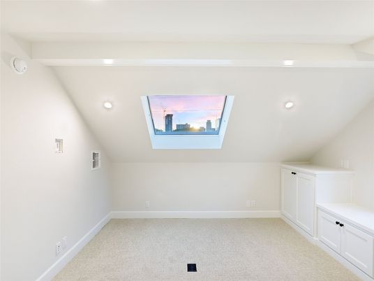 Empty room, Interior, Recessed Lighting