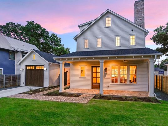 Attached, Exterior, Facade, Farmhouse