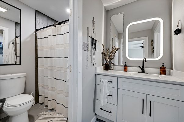 Bathroom, Interior, Recessed Lighting