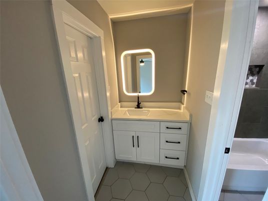 Bathroom, Dual Sink Vanities, Interior
