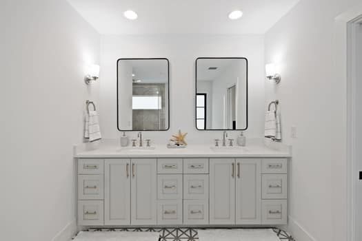 Bathroom, Dual Sink Vanities, Interior, Recessed Lighting