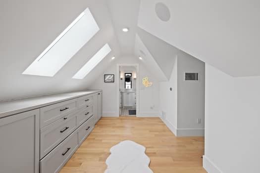 Interior, Recessed Lighting, Wood Texture Flooring