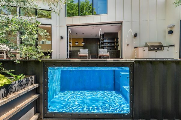 Exterior, Pool