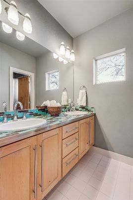 Bathroom, Dual Sink Vanities, Interior