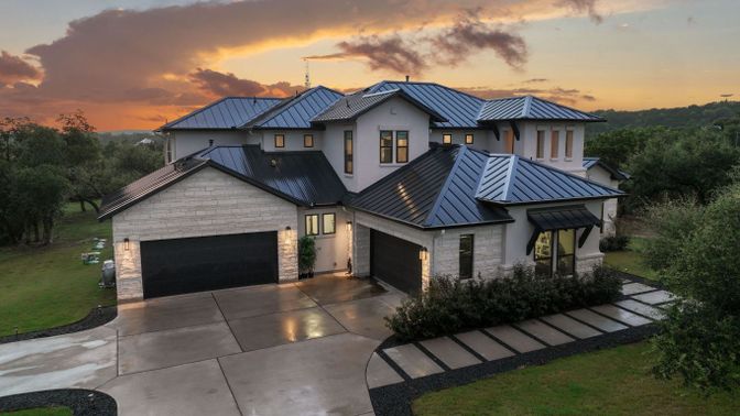Attached, Exterior, Facade, Mediterranean